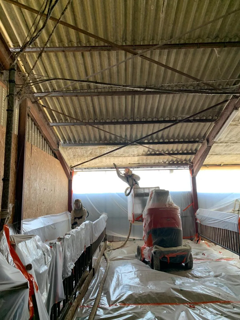 Isolation combles mousse projetée - chantier Top'Isol