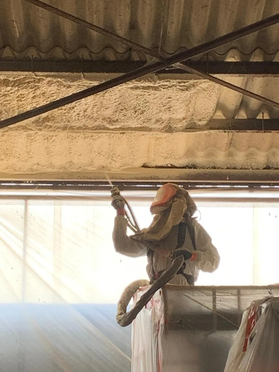 Isolation combles mousse projetée - chantier Top'Isol